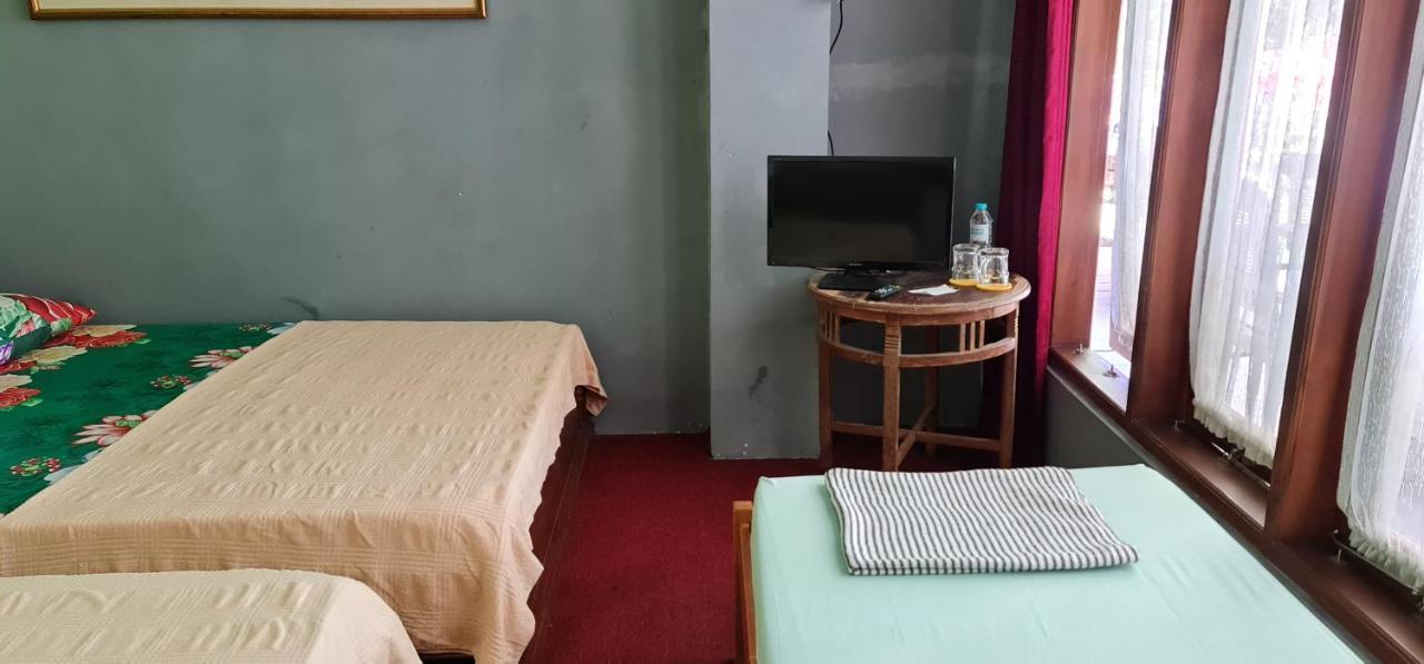 Homestay Triniti Lembang Buitenkant foto
