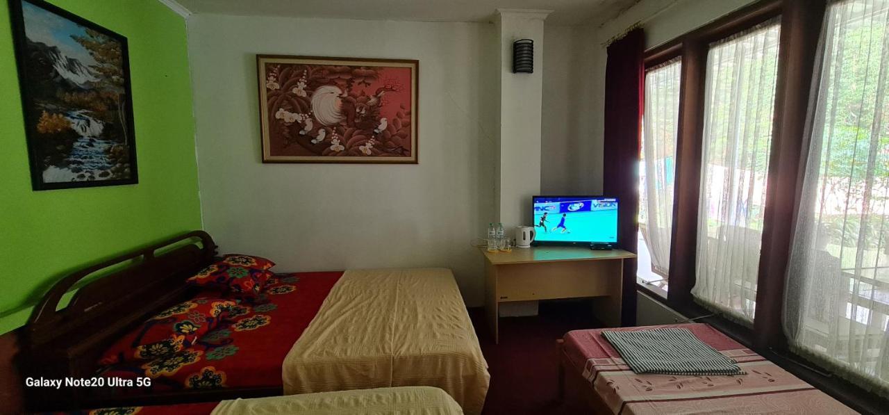 Homestay Triniti Lembang Buitenkant foto