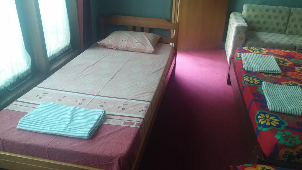 Homestay Triniti Lembang Buitenkant foto