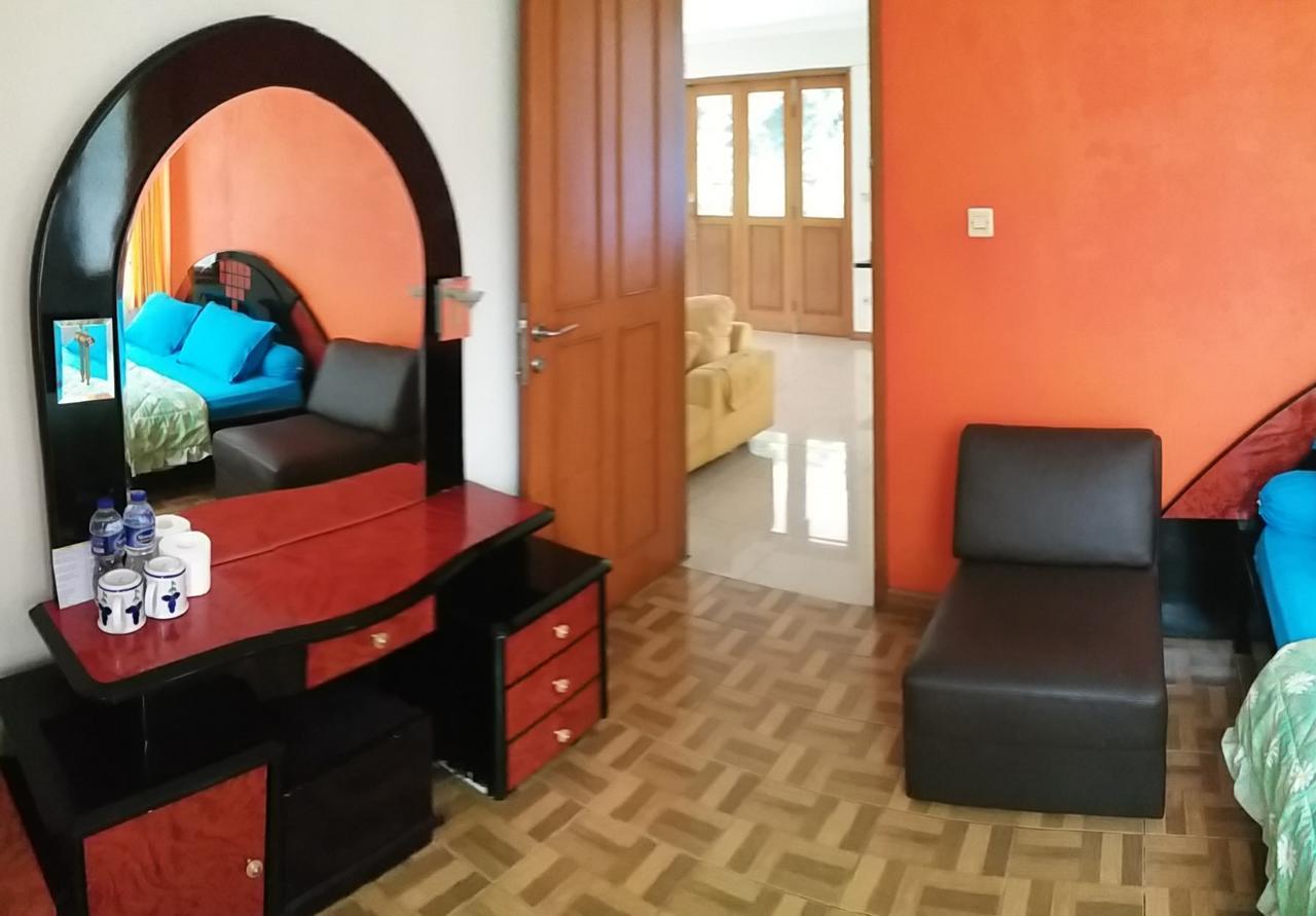 Homestay Triniti Lembang Buitenkant foto
